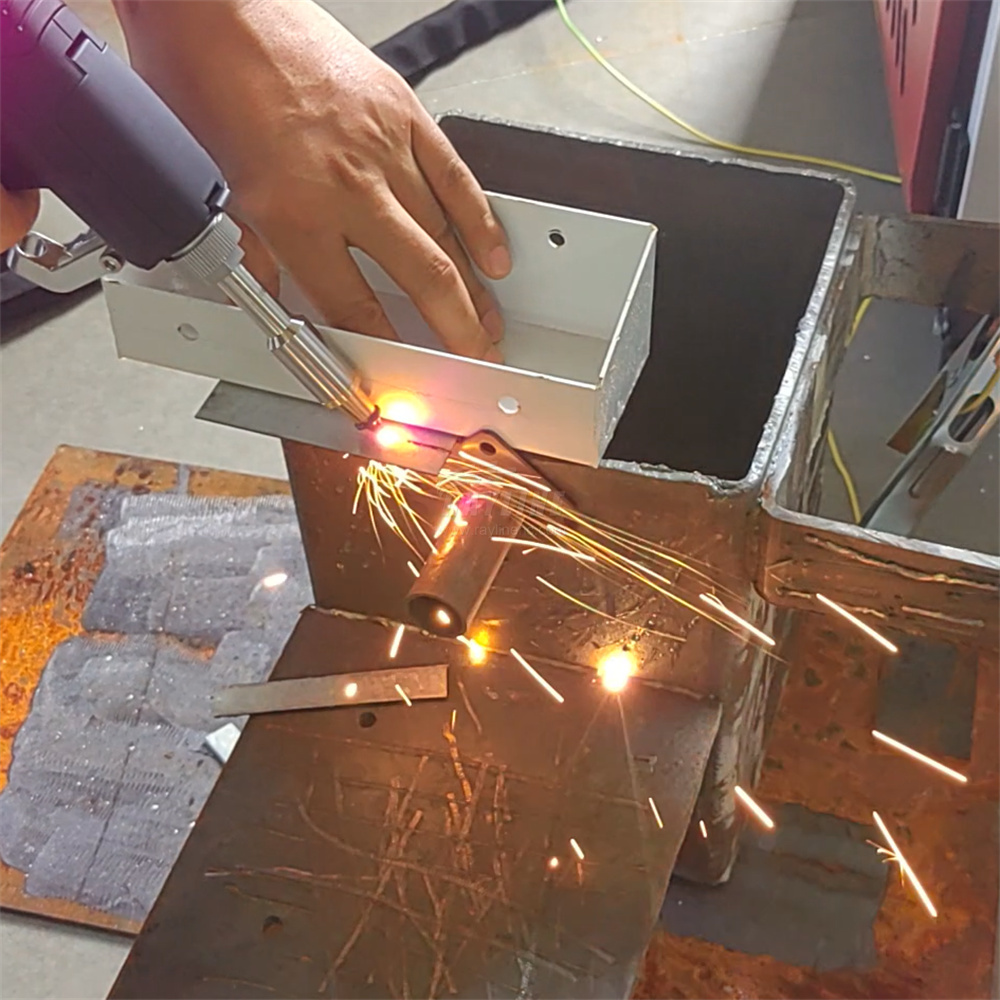 Nowa Mini Przenośna Spawarka L – Industrial Laser Welder recenzja i cena